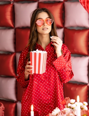 Парти очила, Червени сърца 