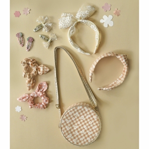 Диадема с тюлена панделка и маргаритки