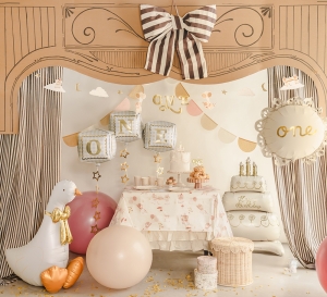 Фолиев балон Гъска със златна панделка